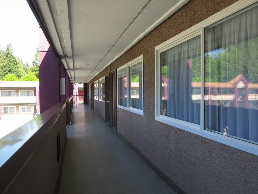 North Vancouver Hotel Extérieur photo