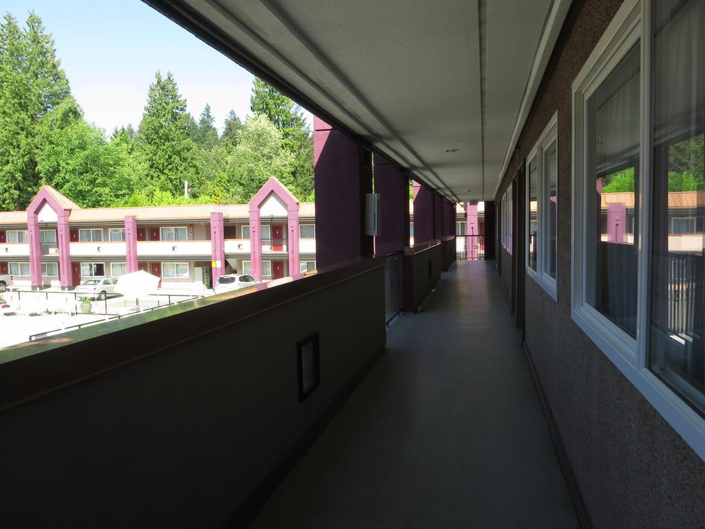 North Vancouver Hotel Extérieur photo